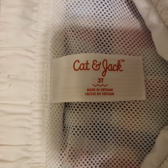 Bundle of 4 shorts, one of them swimming shorts - Picture 3 of 3